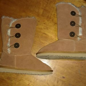 UGGs Bailey Button down